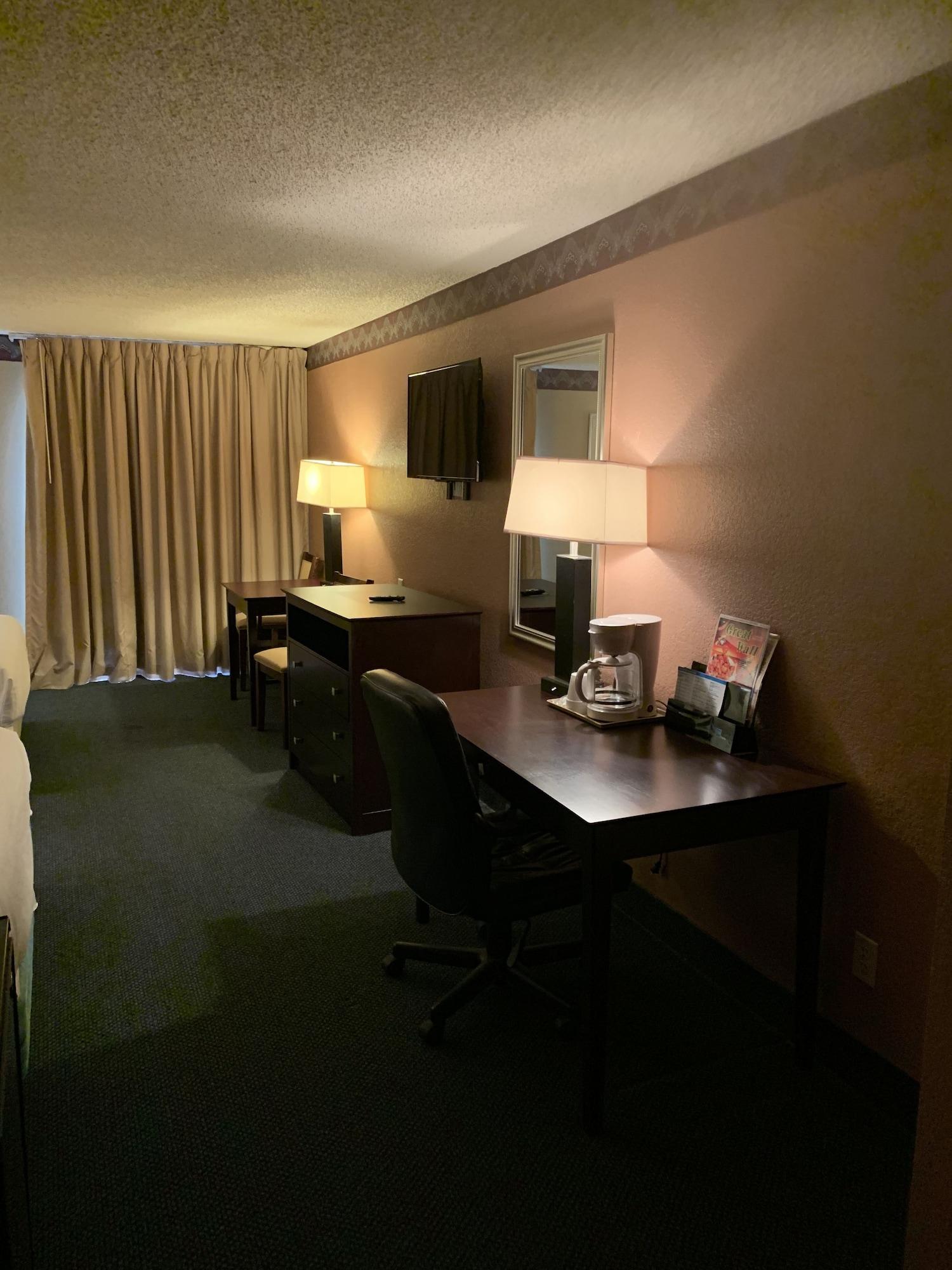 Lincoln Inn Express Hotel And Suites Oklahoma City Exterior photo